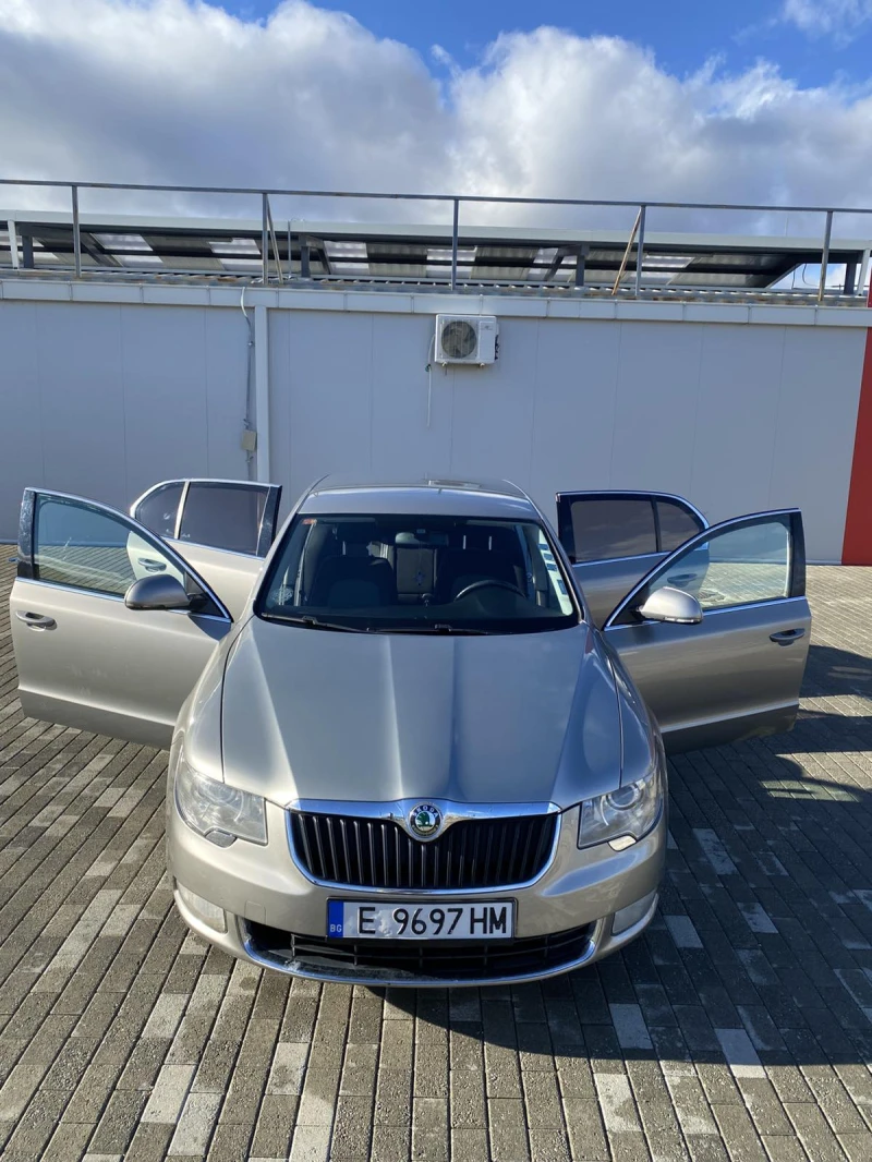 Skoda Superb 2.0 TDI * 140 к.с. * 6 скорости * Перфектна * 