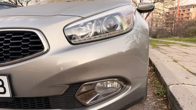 Kia Ceed 1.6 SW, снимка 9 - Автомобили и джипове - 52775322