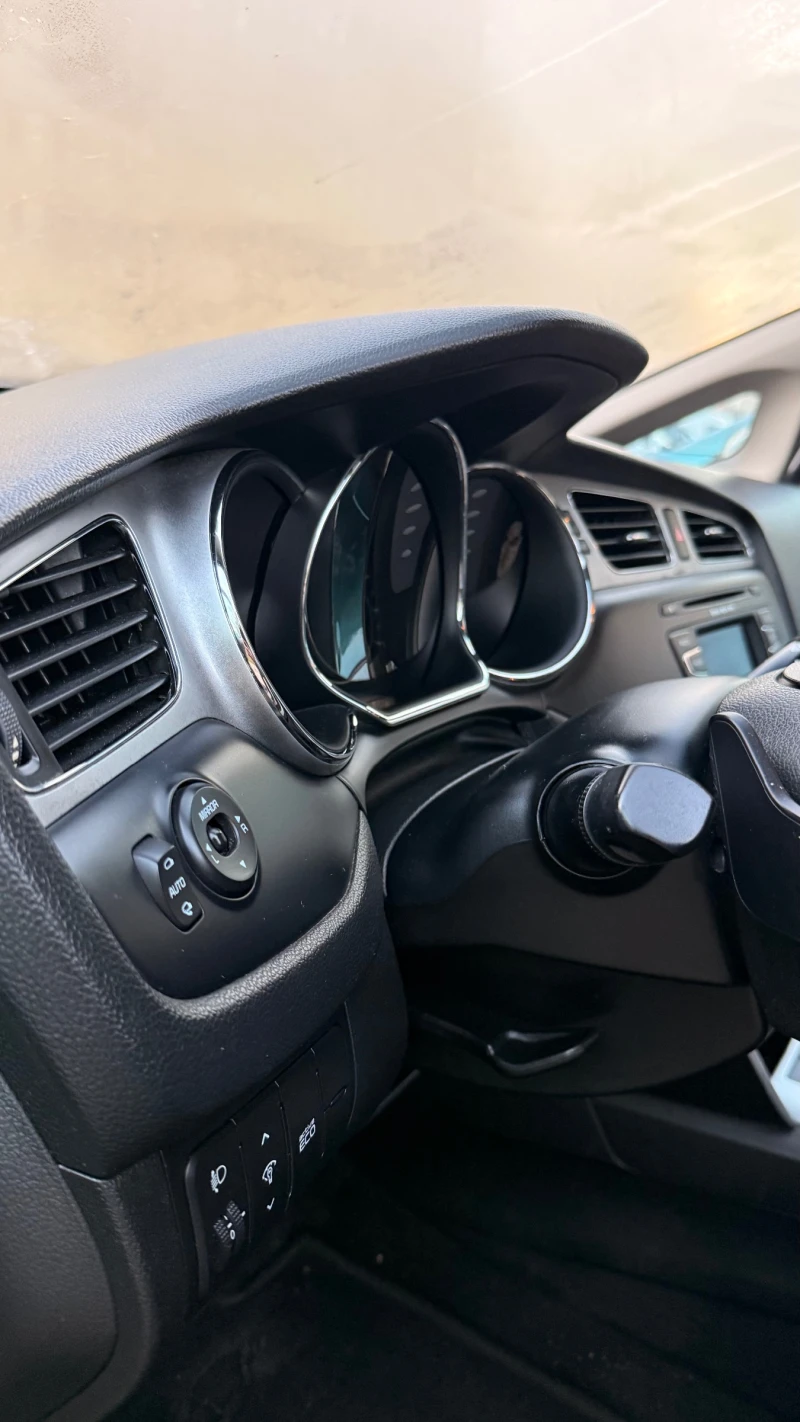 Kia Ceed 1.6 SW, снимка 3 - Автомобили и джипове - 52775322