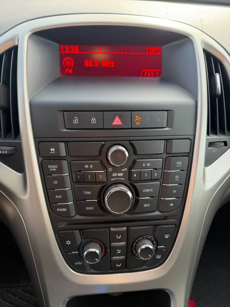 Opel Astra 1.7CDTI EURO 5, снимка 11 - Автомобили и джипове - 53564492