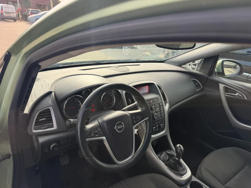 Opel Astra 1.7CDTI EURO 5, снимка 10 - Автомобили и джипове - 53564492