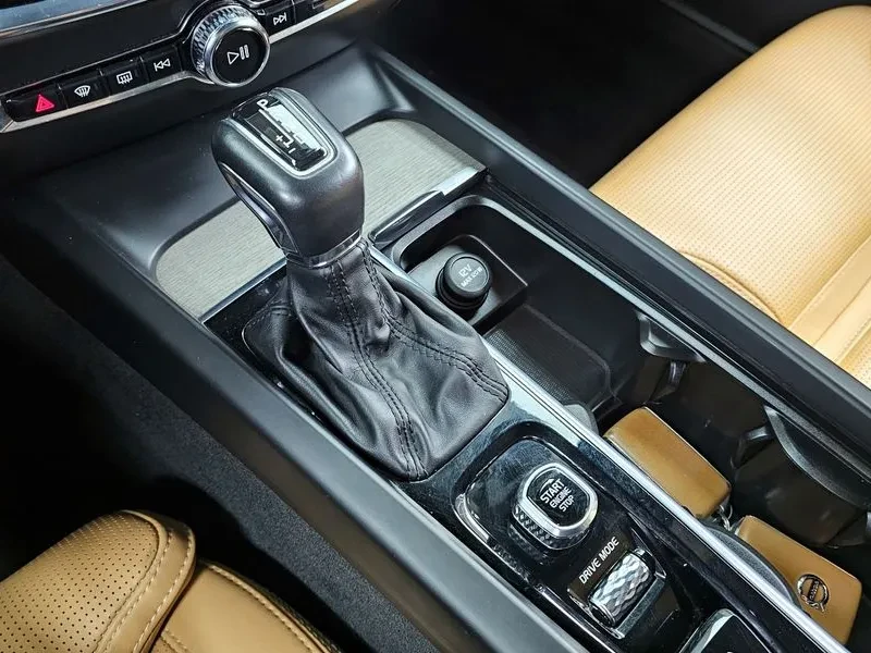 Volvo V60 CC T5 PRO AWD , снимка 9 - Автомобили и джипове - 55562513