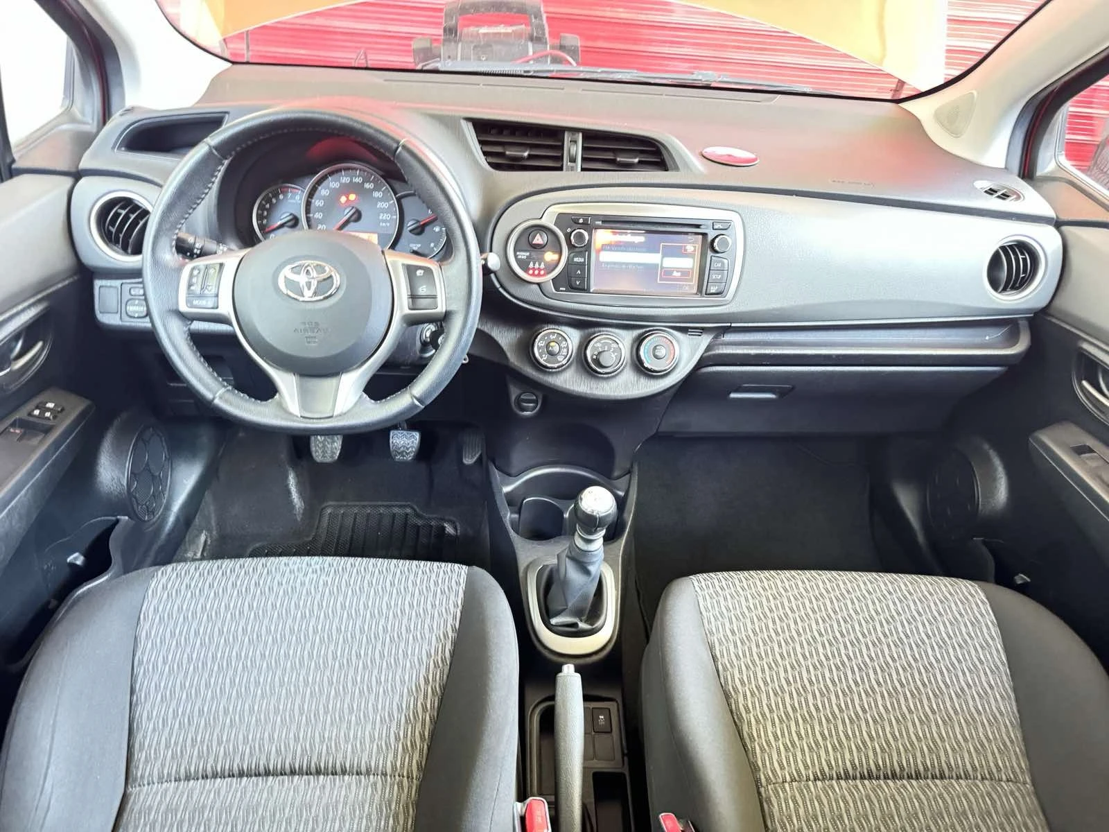 Toyota Yaris 1.33vvt-i - изображение 9