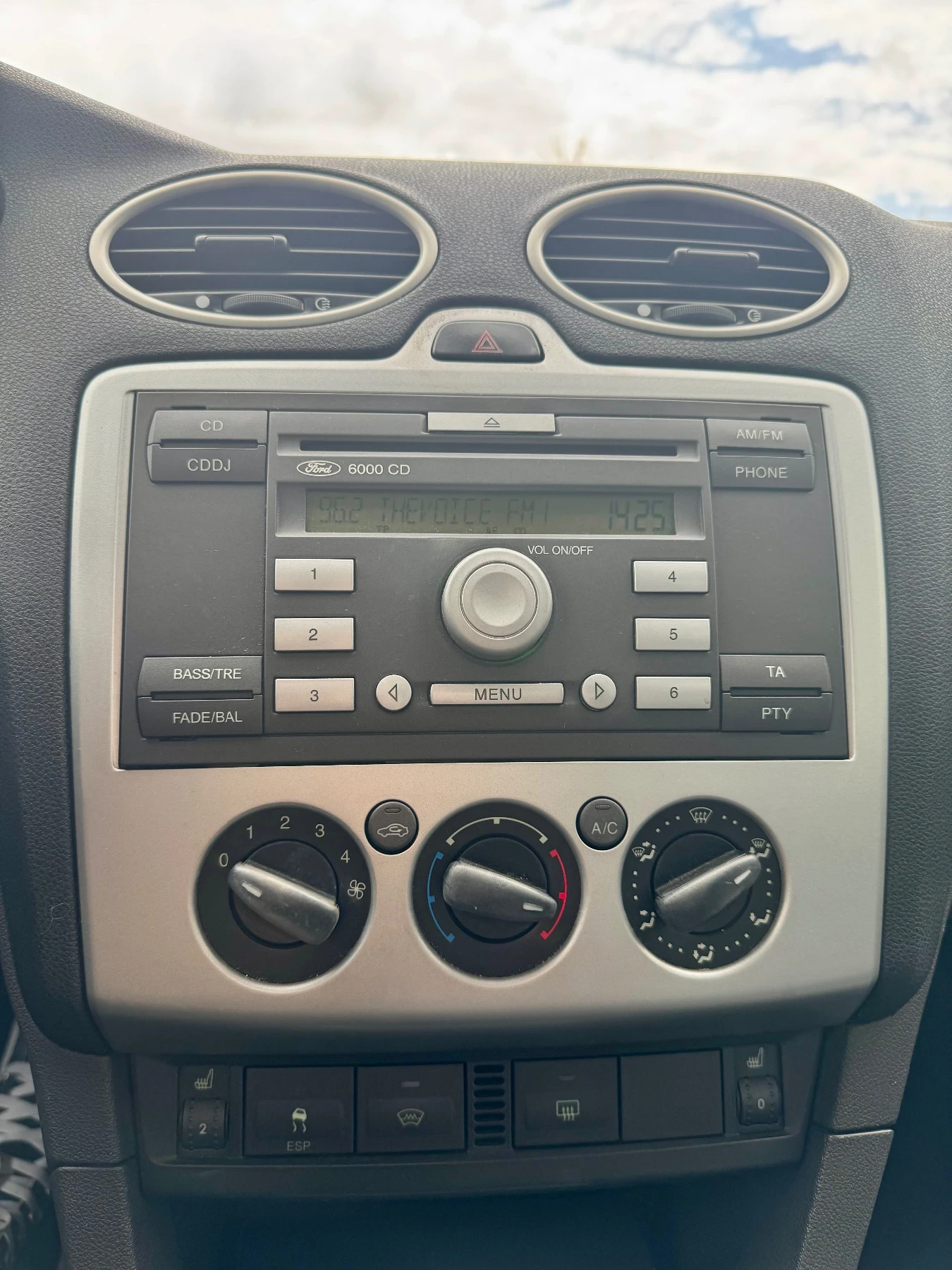 Ford Focus  1.6 TDCI ПОДГРЕВ - изображение 10