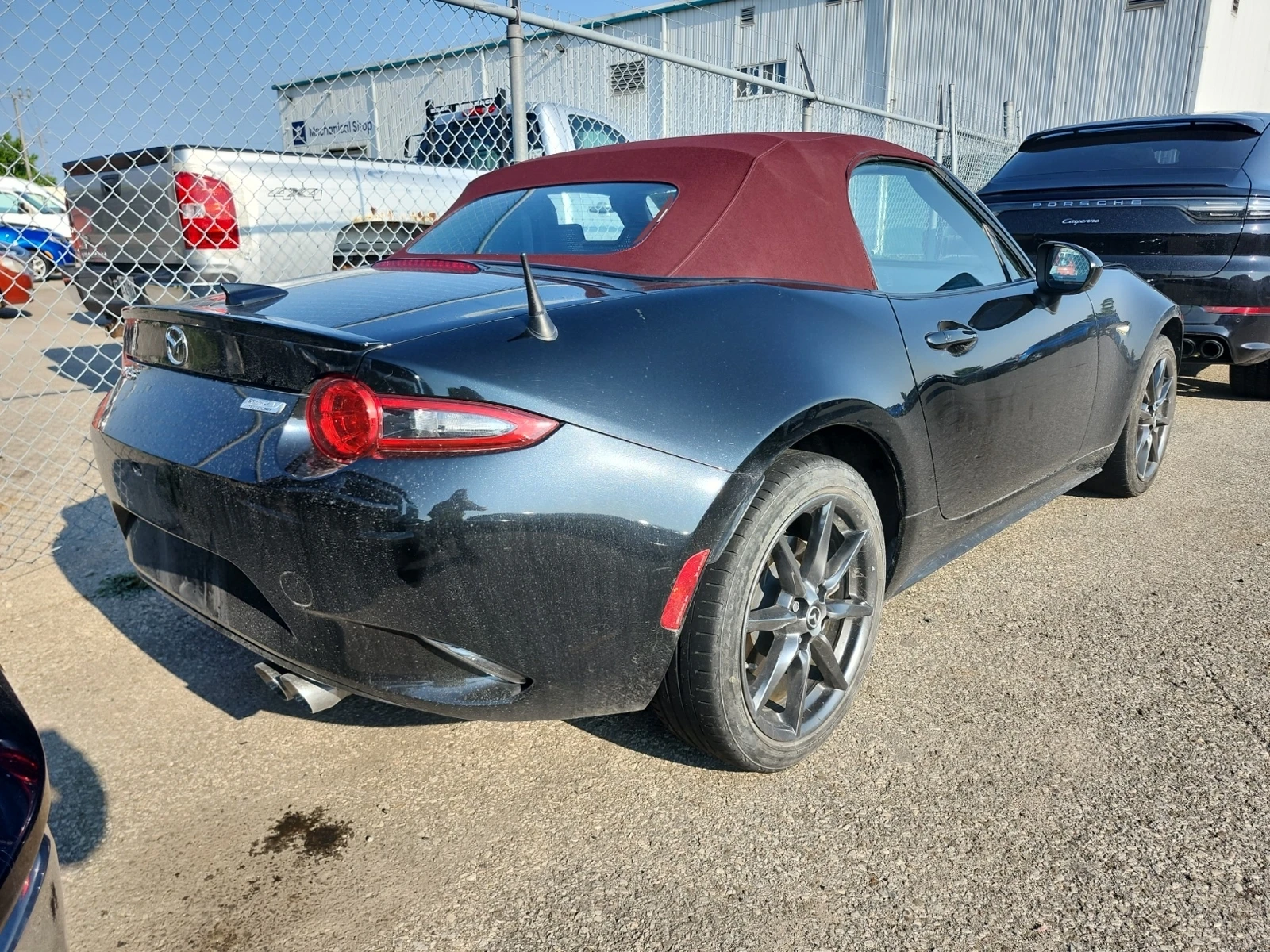 Mazda Mx-5 * MANUAL * CARFAX * ОПЦИЯ ЗА ФИНАНСИРАНЕ  - изображение 3
