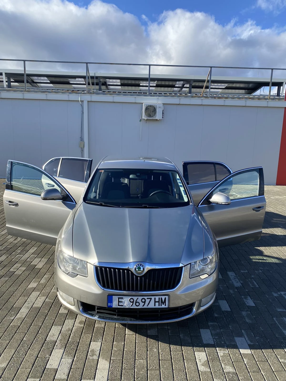 Skoda Superb 2.0 TDI * 140 .. * 6  *  *  | Mobile.bg   1