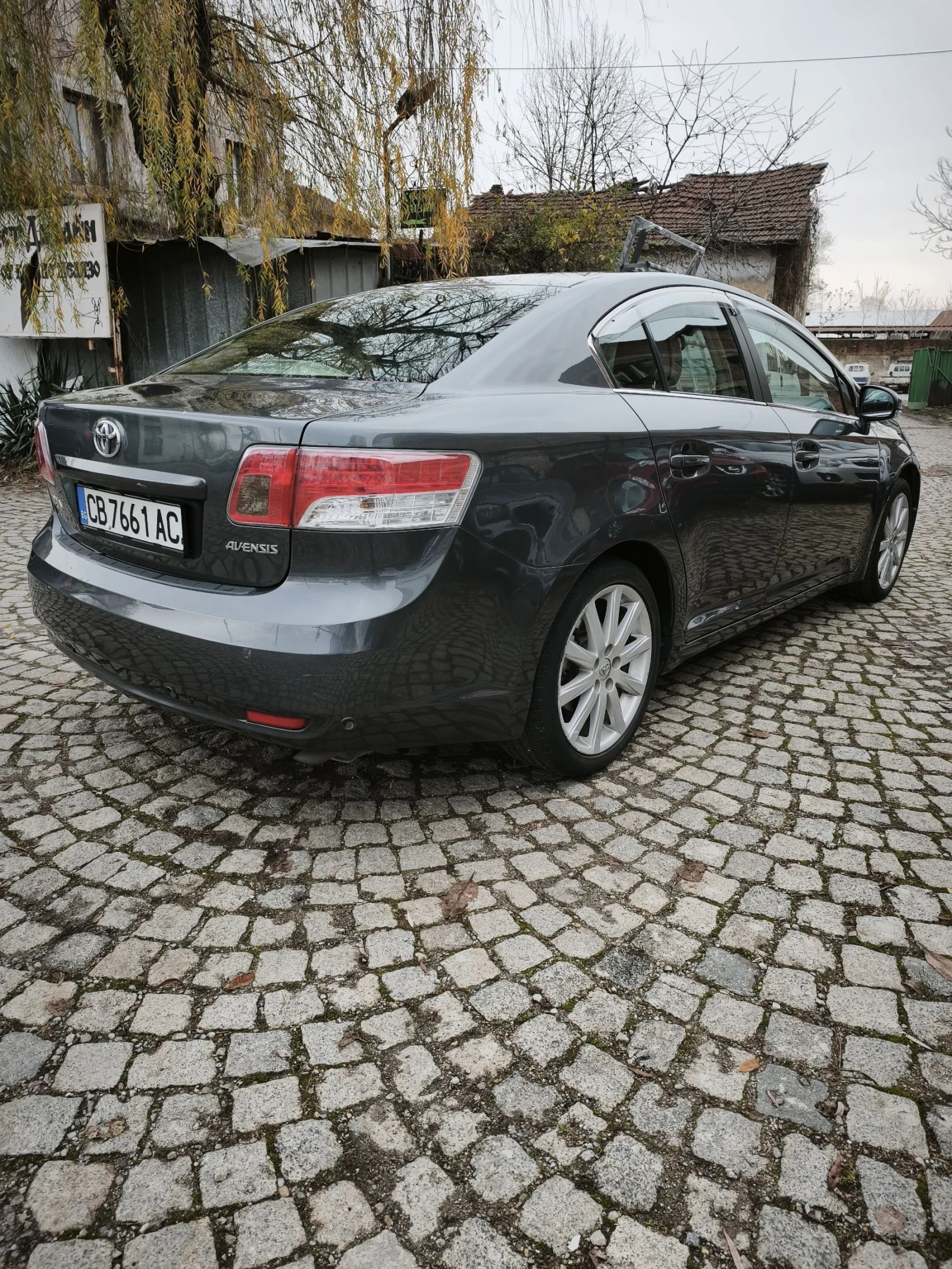Toyota Avensis 2.0 Бензин/Авоматик - изображение 4