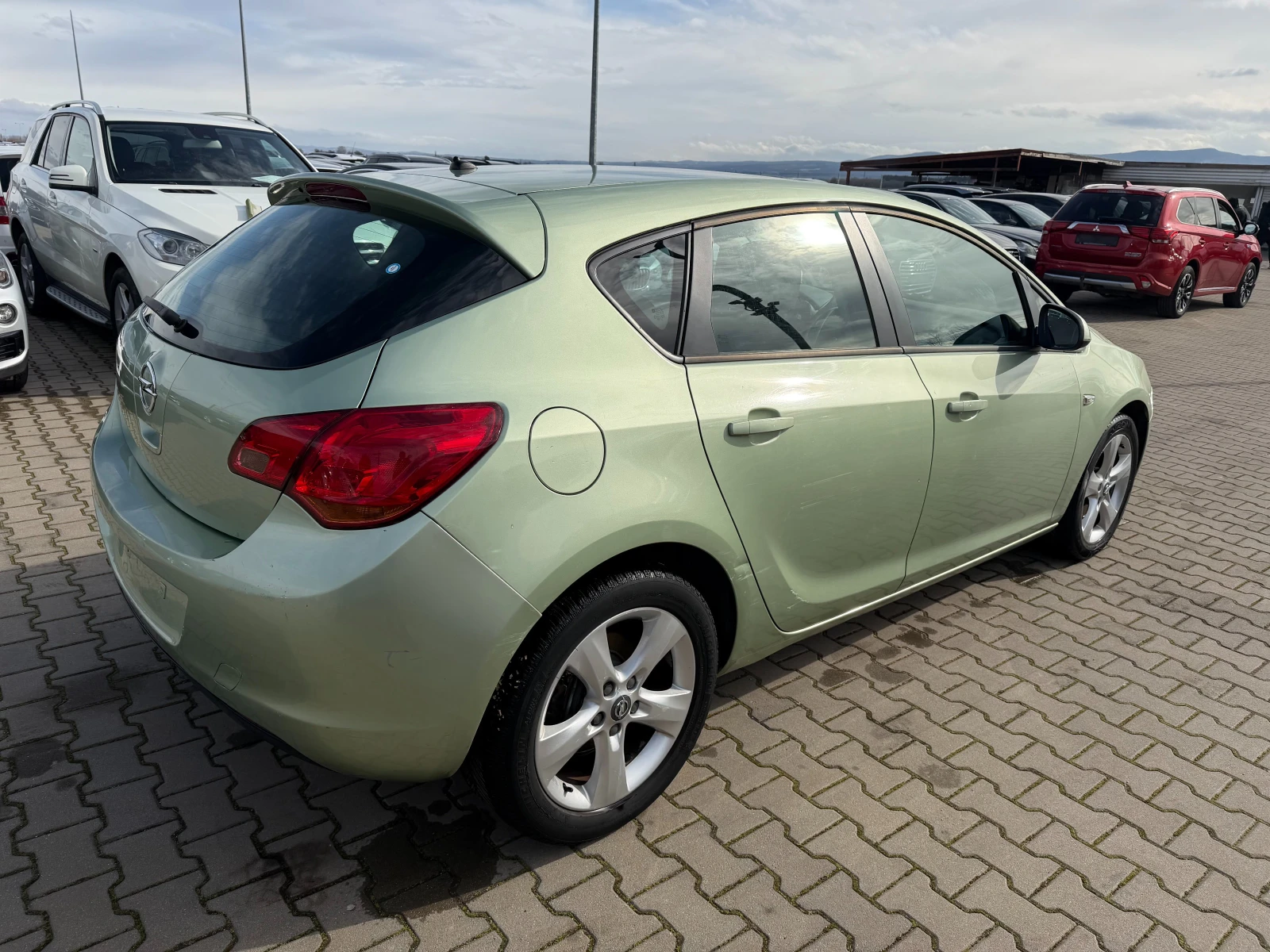 Opel Astra 1.7CDTI EURO 5 - изображение 6