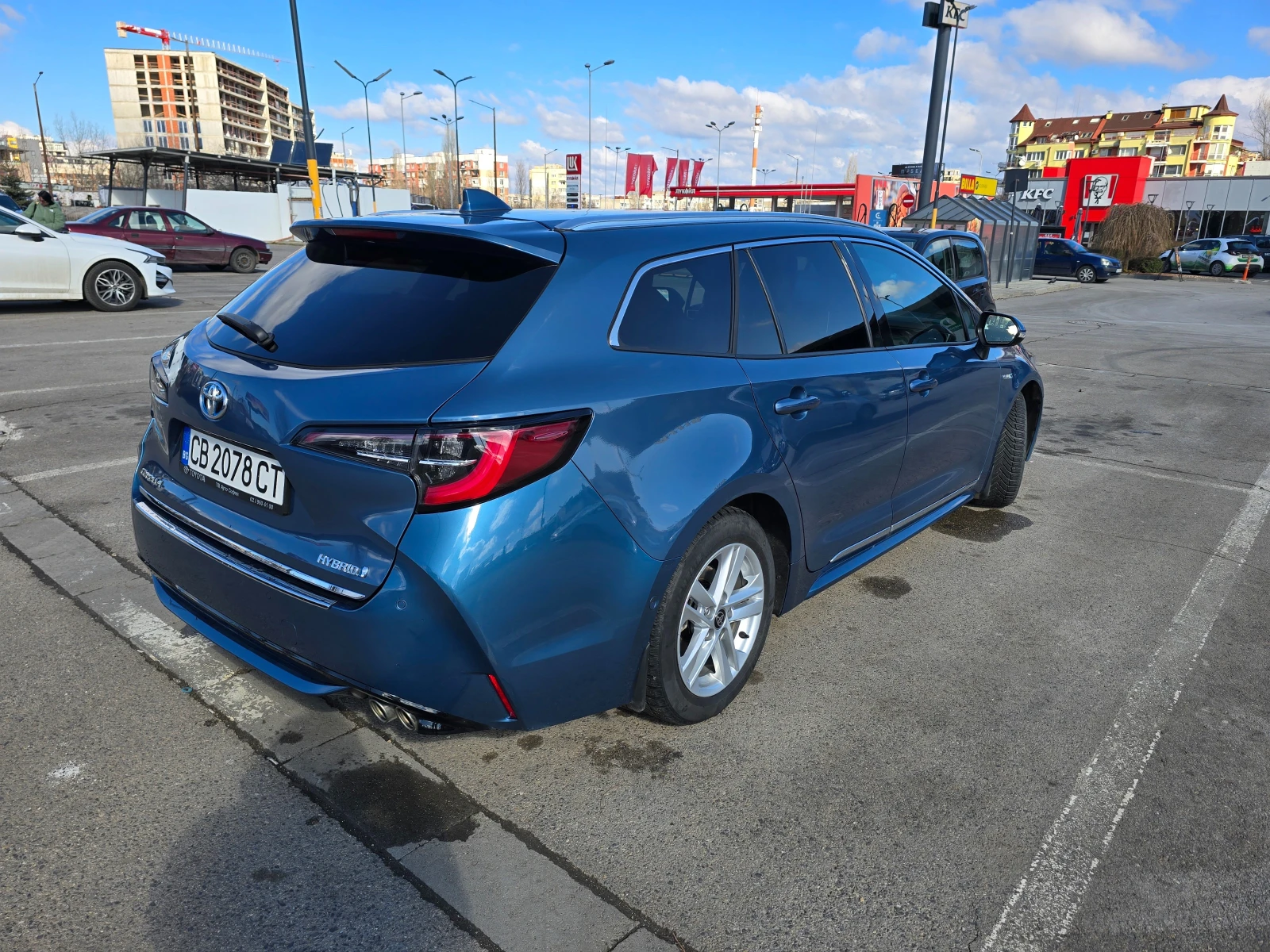 Toyota Corolla Touring Sport 2.0h Luxury - изображение 5