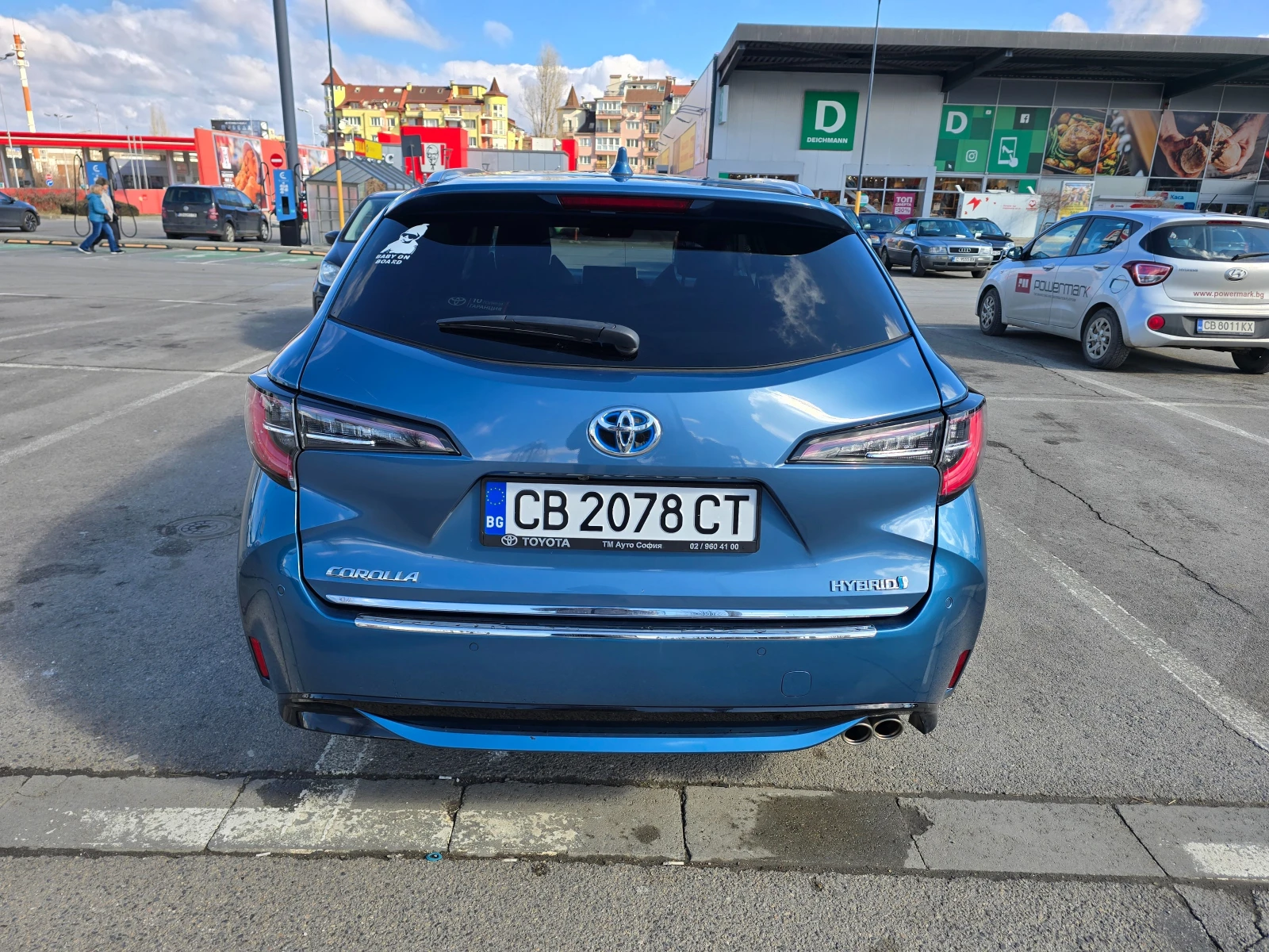 Toyota Corolla Touring Sport 2.0h Luxury - изображение 4