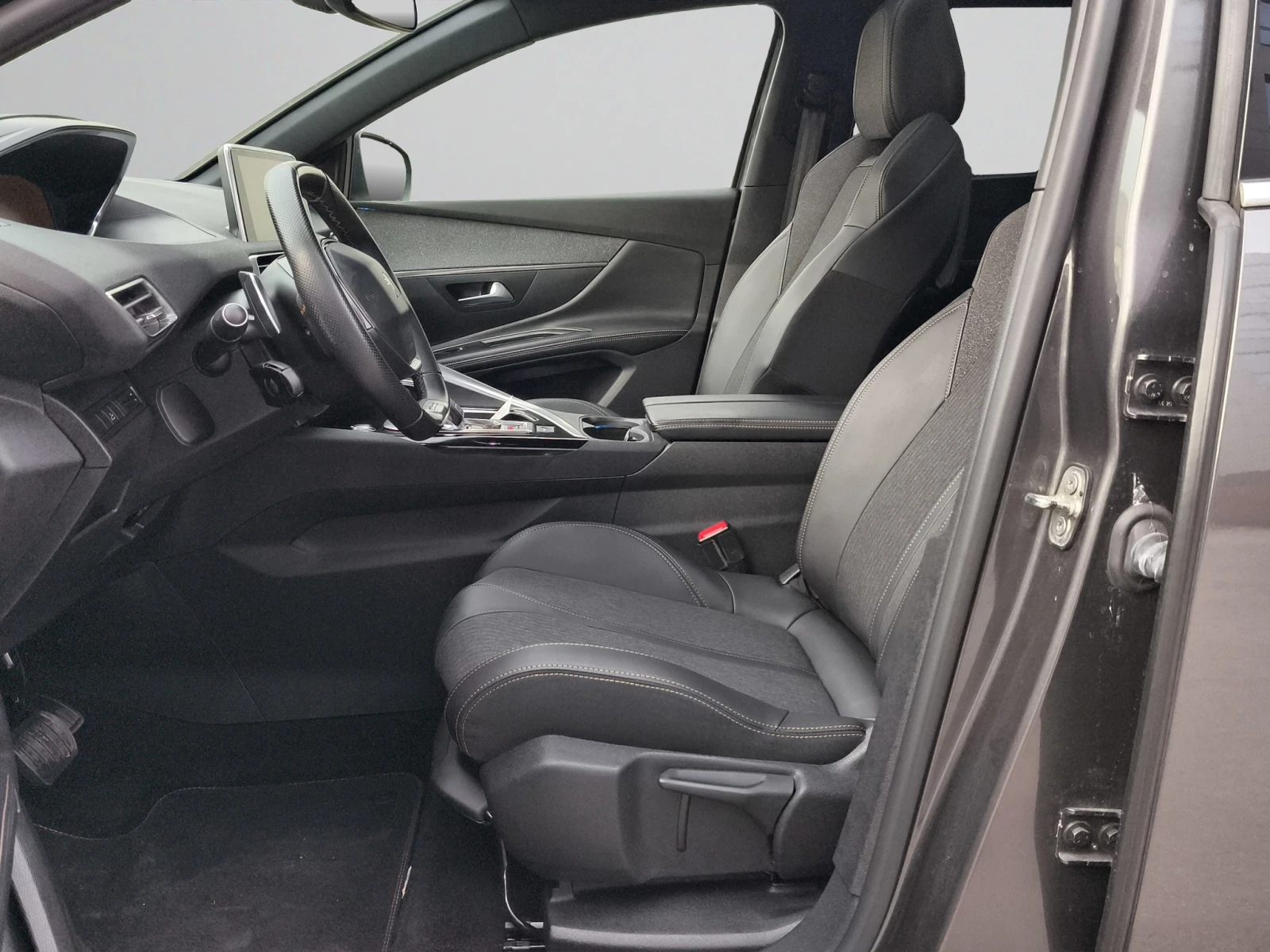 Peugeot 5008 NEW GT LINE 1.5 BlueHDI 130 ЕАТ8 E6 // 2008R16, снимка 11 - Автомобили и джипове - 53720685