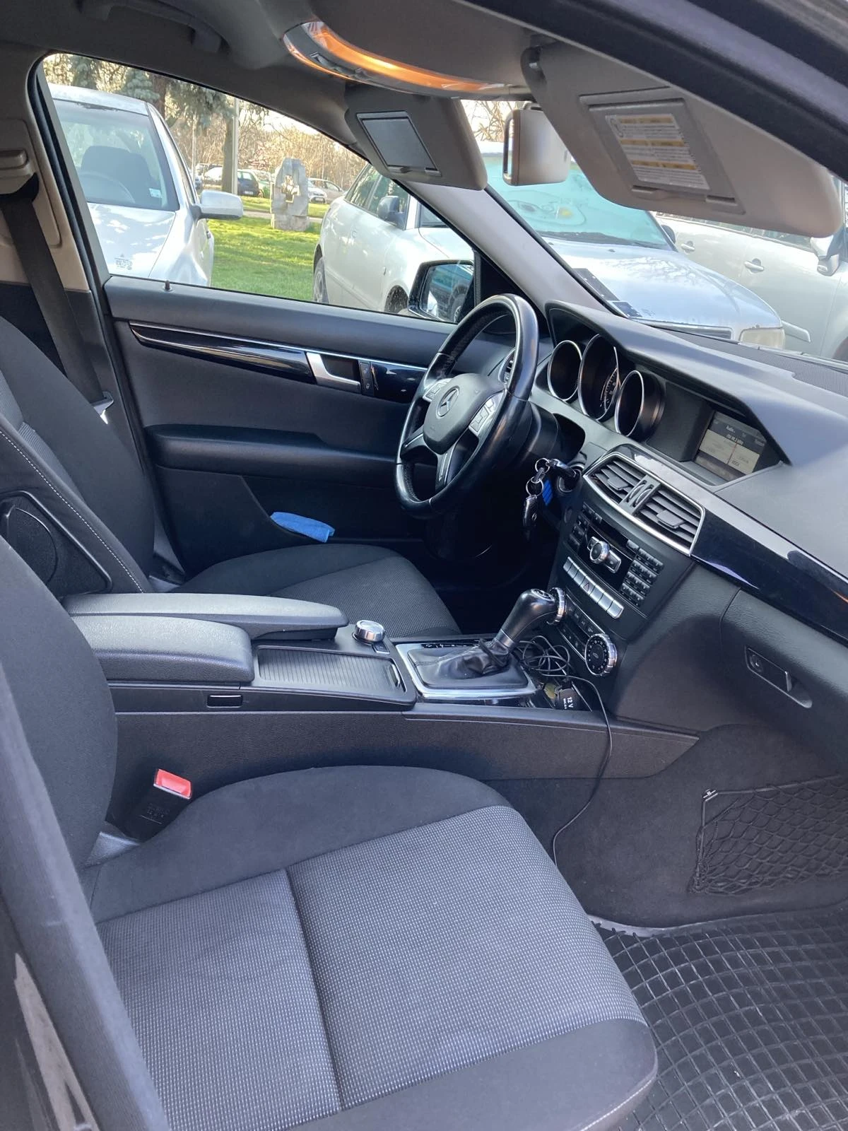 Mercedes-Benz C 200, снимка 9 - Автомобили и джипове - 53757560