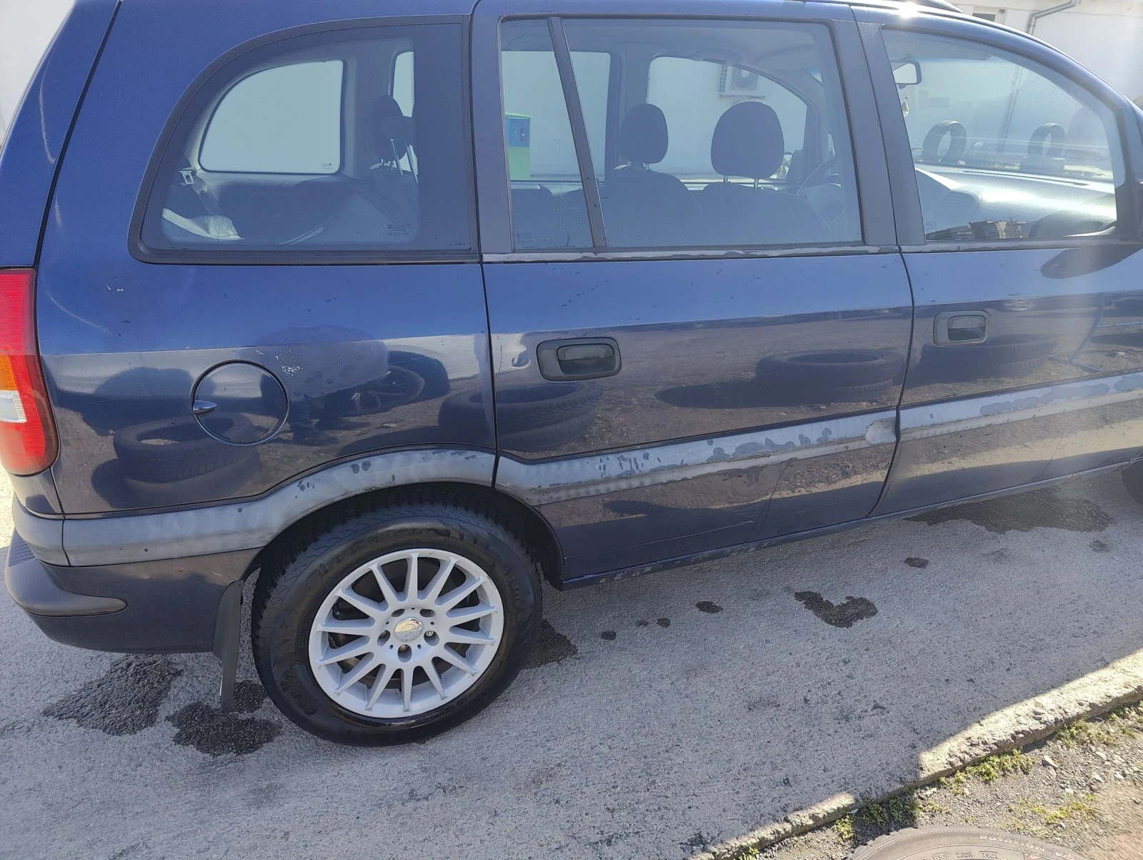 Opel Zafira 1.8 16V Бензин+ Газ, снимка 4 - Автомобили и джипове - 53813940