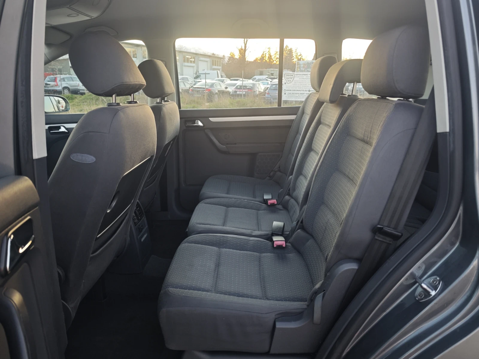 VW Touran 1.9TDI-HIGHLINE, снимка 10 - Автомобили и джипове - 53836006