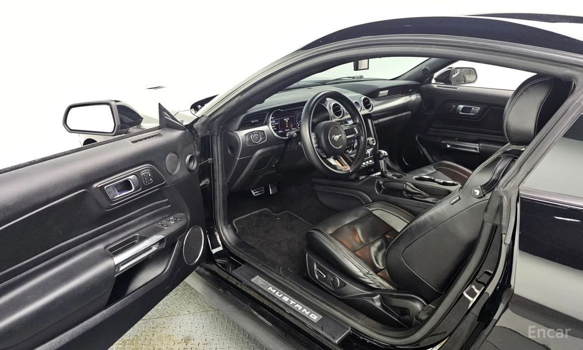 Ford Mustang, снимка 10 - Автомобили и джипове - 54060613