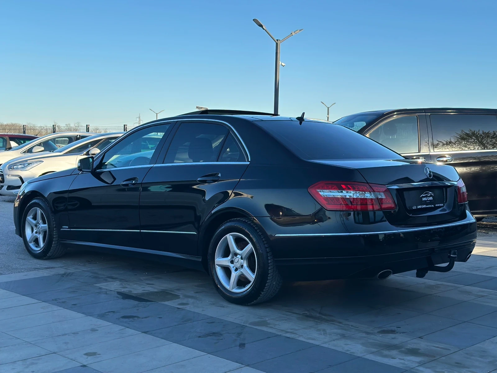 Mercedes-Benz E 350 * Панорама* BlindSpot* LineAssist* , снимка 4 - Автомобили и джипове - 54140746