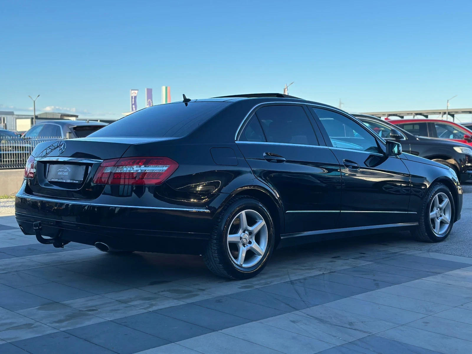 Mercedes-Benz E 350 * Панорама* BlindSpot* LineAssist* , снимка 5 - Автомобили и джипове - 54140746