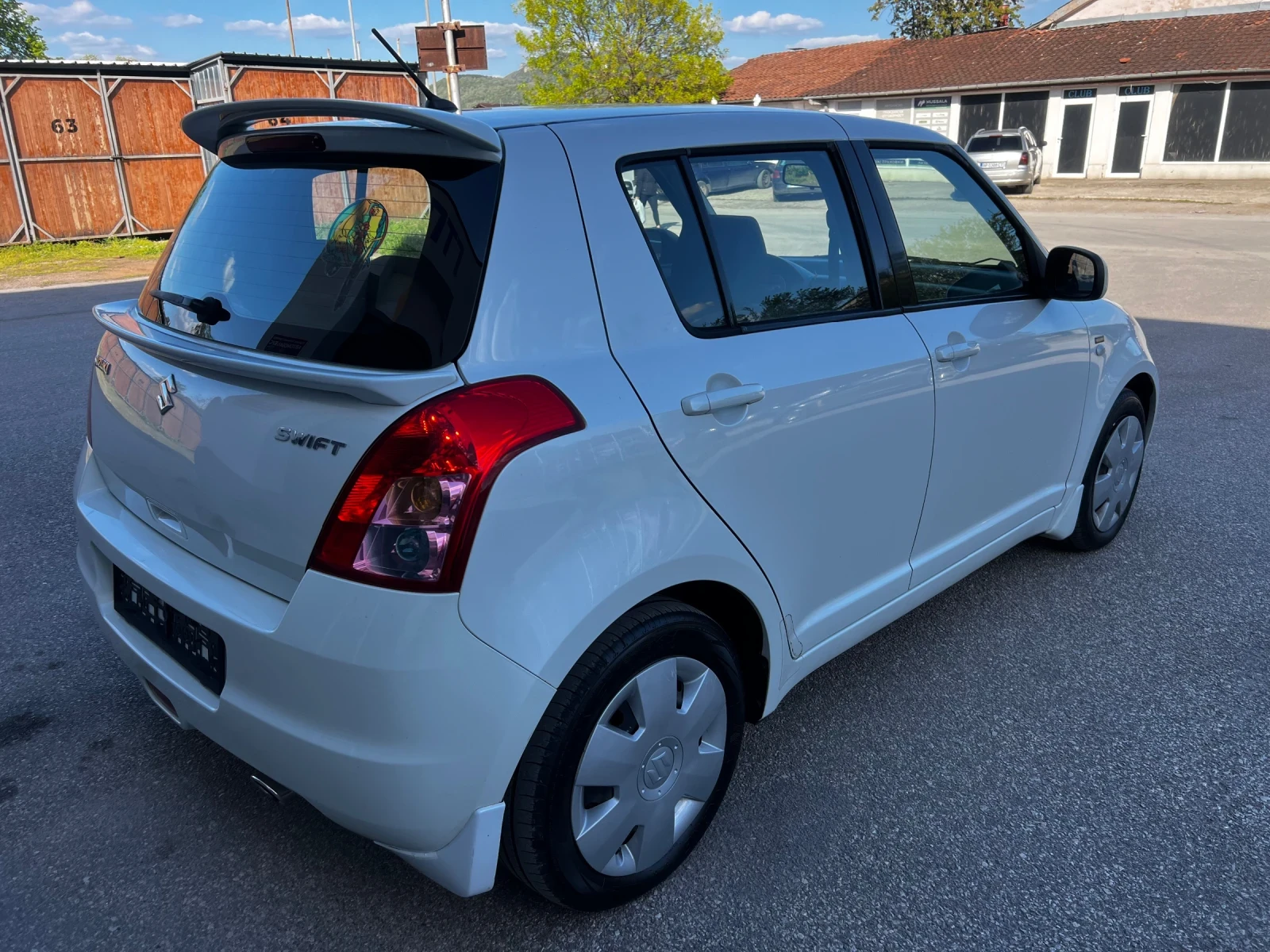 Suzuki Swift 1.3i 90�.� * ��������*  | Mobile.bg � ����������� 3