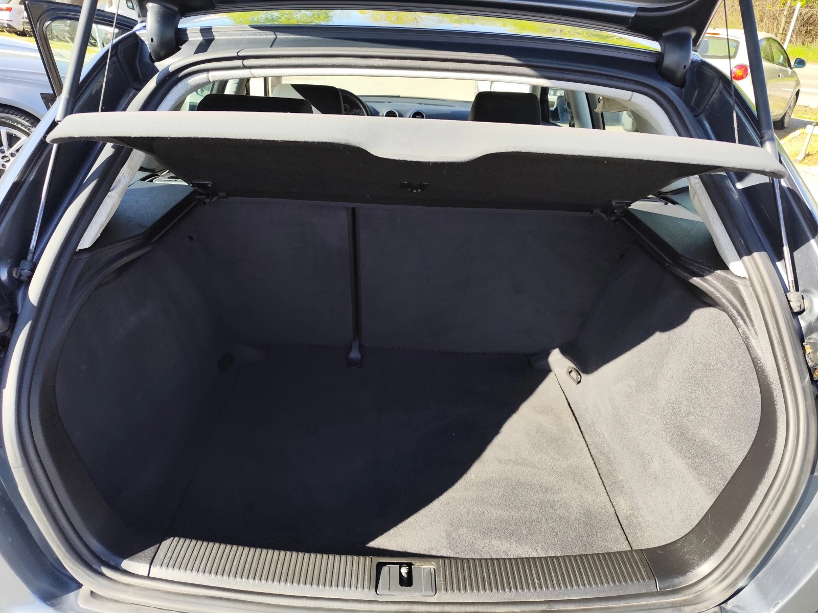 Audi A3 2.0TDi* Klimatronik* , снимка 13 - Автомобили и джипове - 54342916