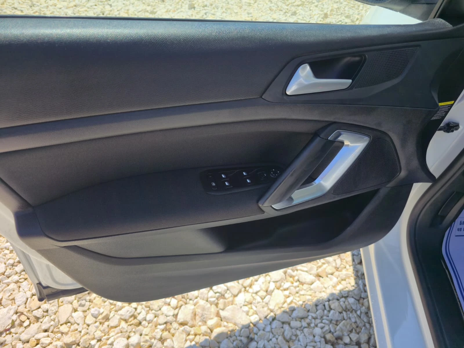 Peugeot 308 1.5 HDI Automat 173000, снимка 15 - Автомобили и джипове - 54451371