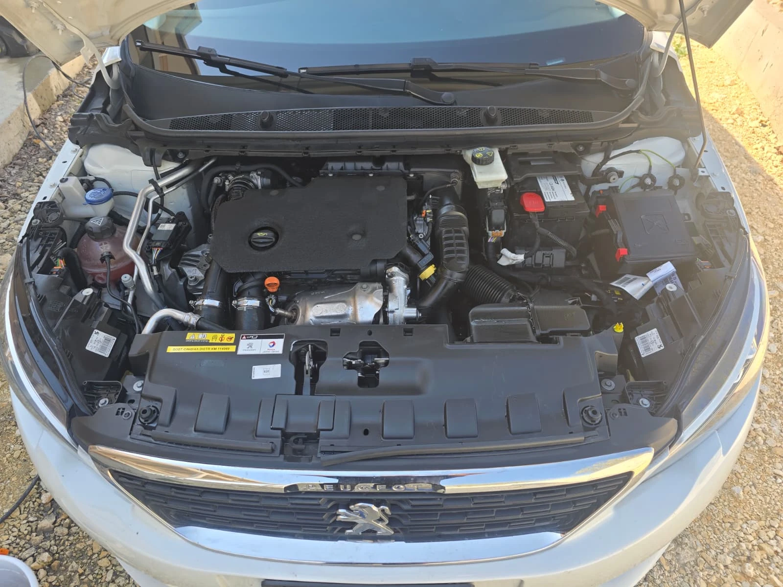 Peugeot 308 1.5 HDI Automat 173000, снимка 10 - Автомобили и джипове - 54451371