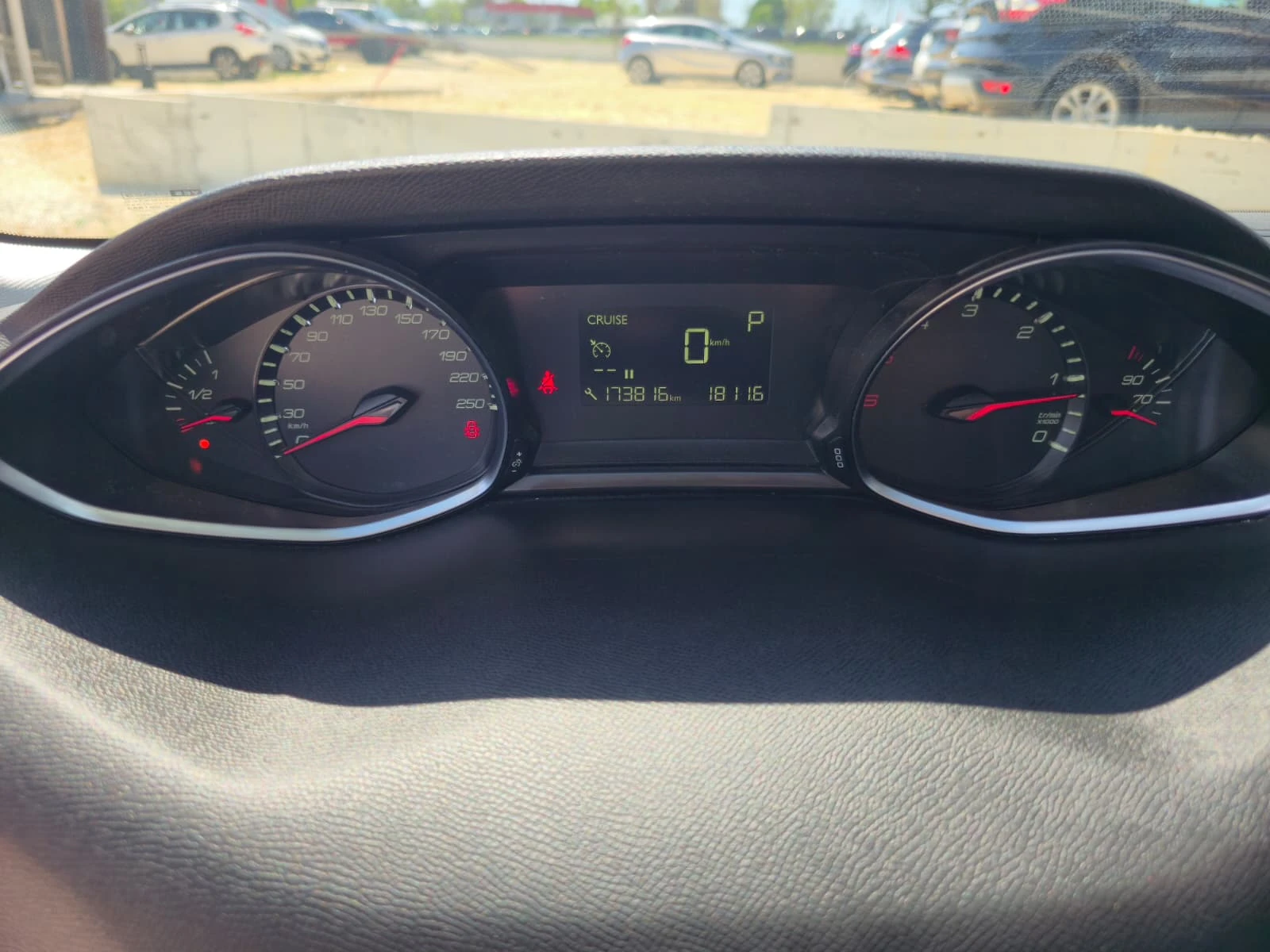 Peugeot 308 1.5 HDI Automat 173000, снимка 14 - Автомобили и джипове - 54451371