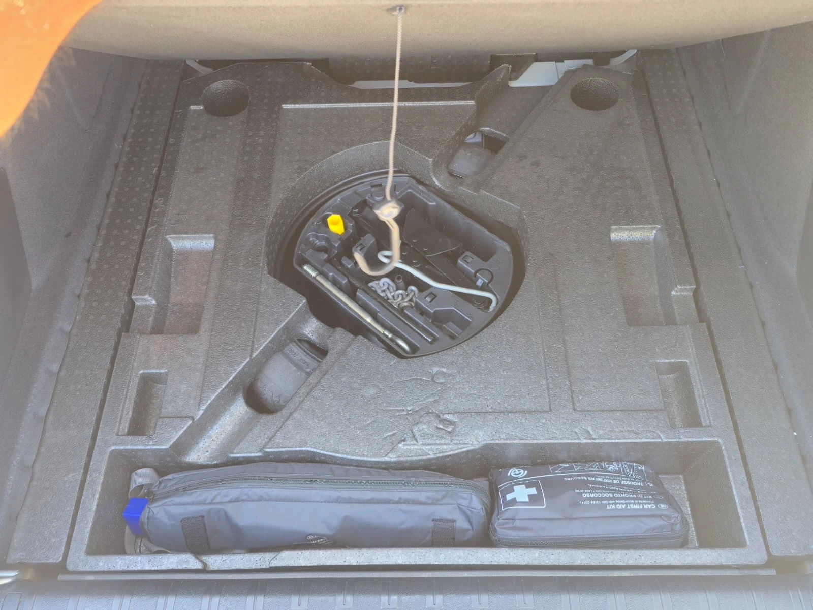 Peugeot 308 1.5 HDI Automat 173000, снимка 7 - Автомобили и джипове - 54451371