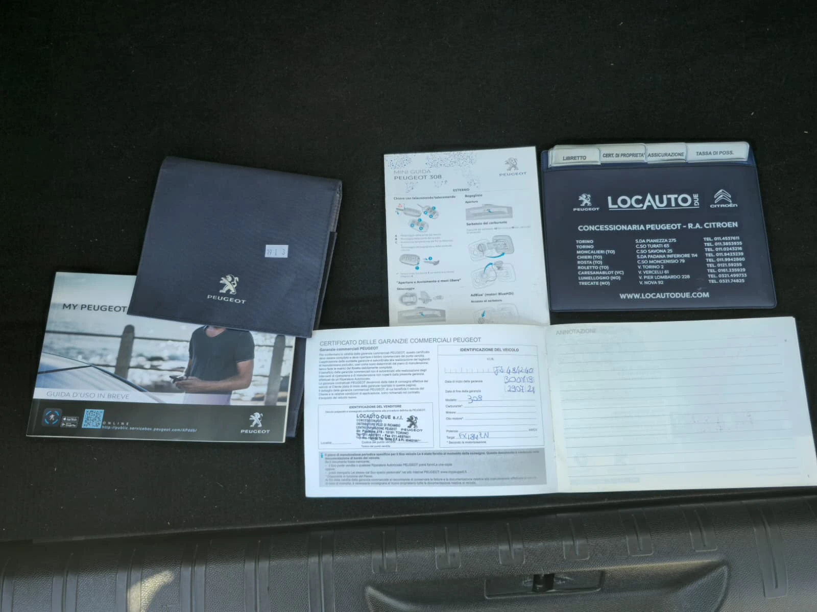 Peugeot 308 1.5 HDI Automat 173000, снимка 9 - Автомобили и джипове - 54451371