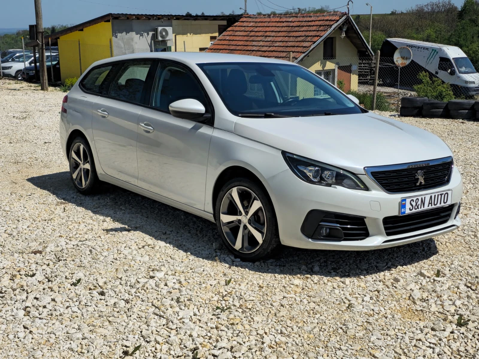 Peugeot 308 1.5 HDI Automat 173000, снимка 3 - Автомобили и джипове - 54451371