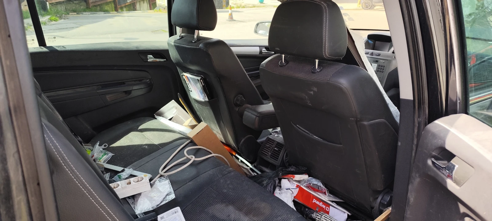 Opel Zafira, снимка 4 - Автомобили и джипове - 54701185