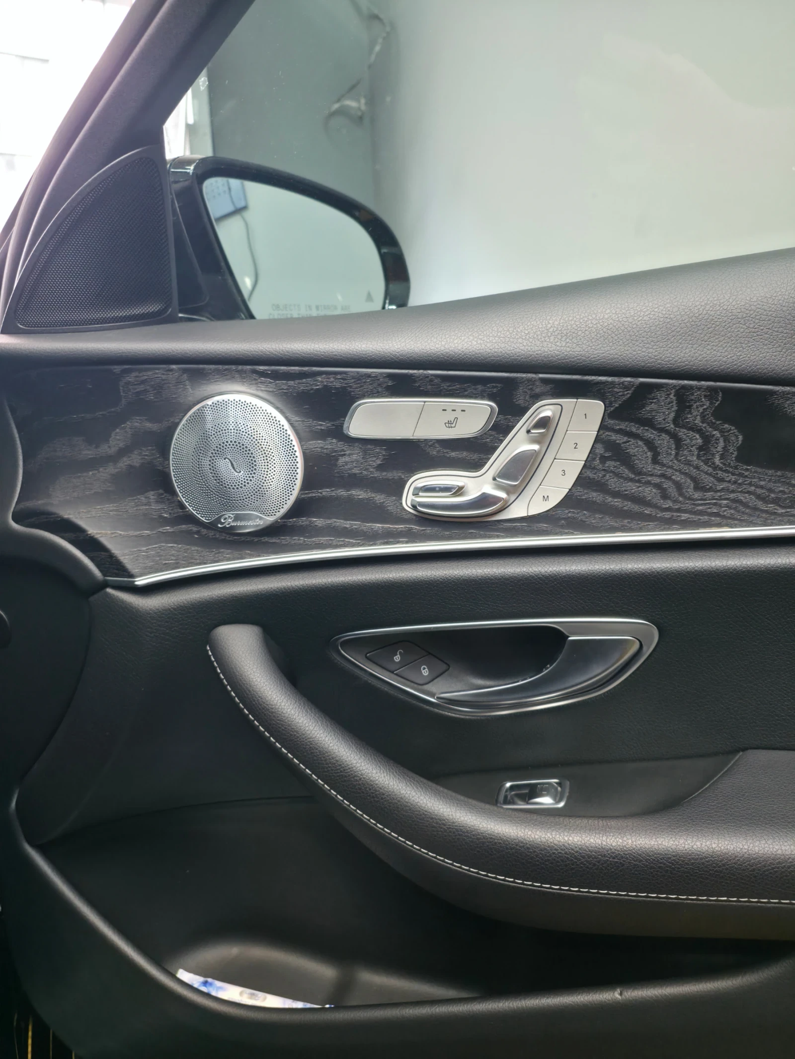 Mercedes-Benz E 300, снимка 13 - Автомобили и джипове - 54719550