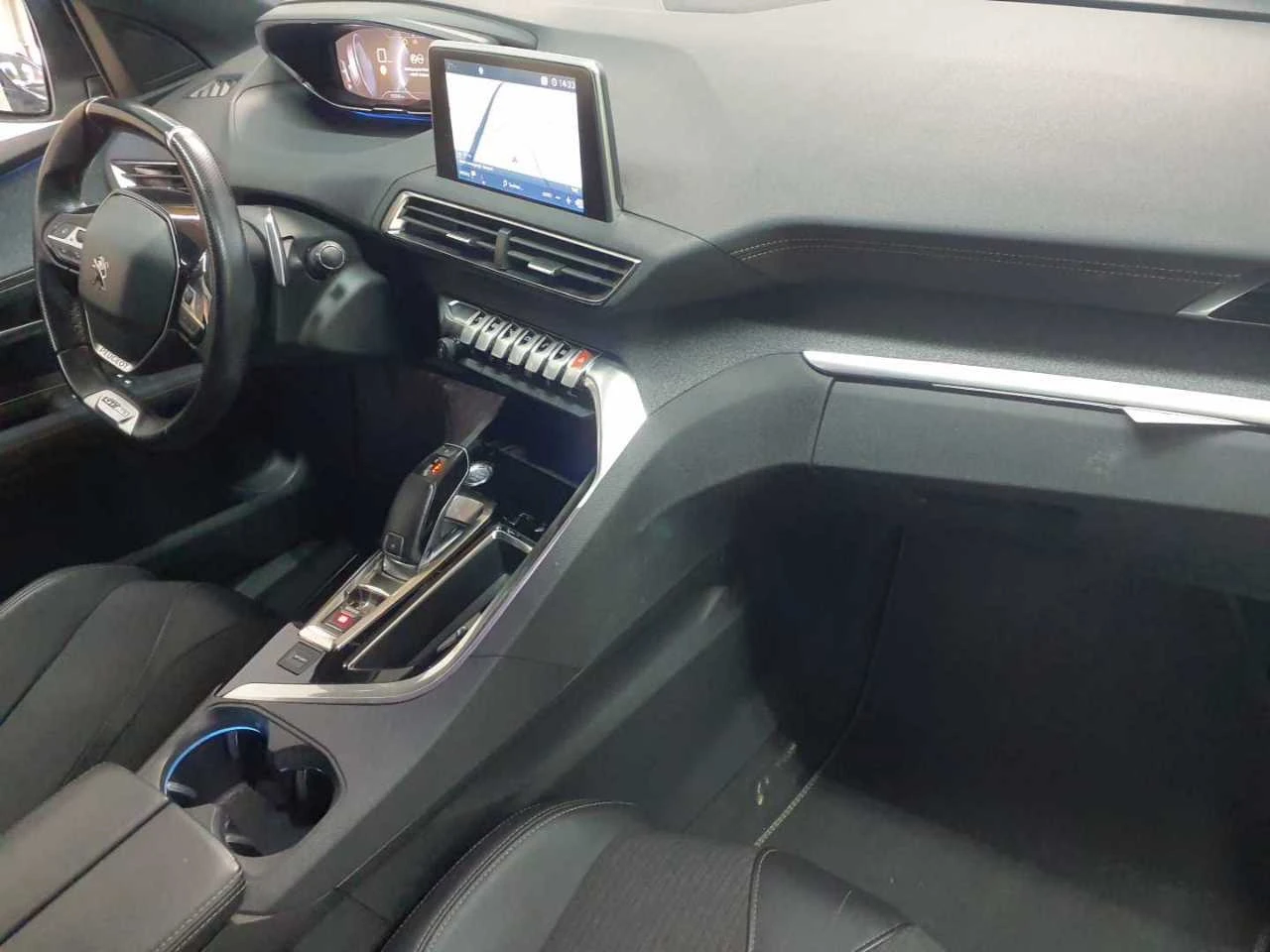 Peugeot 3008 1.5* 131HP* AUTOMAT* GT-Line , снимка 7 - Автомобили и джипове - 55169510
