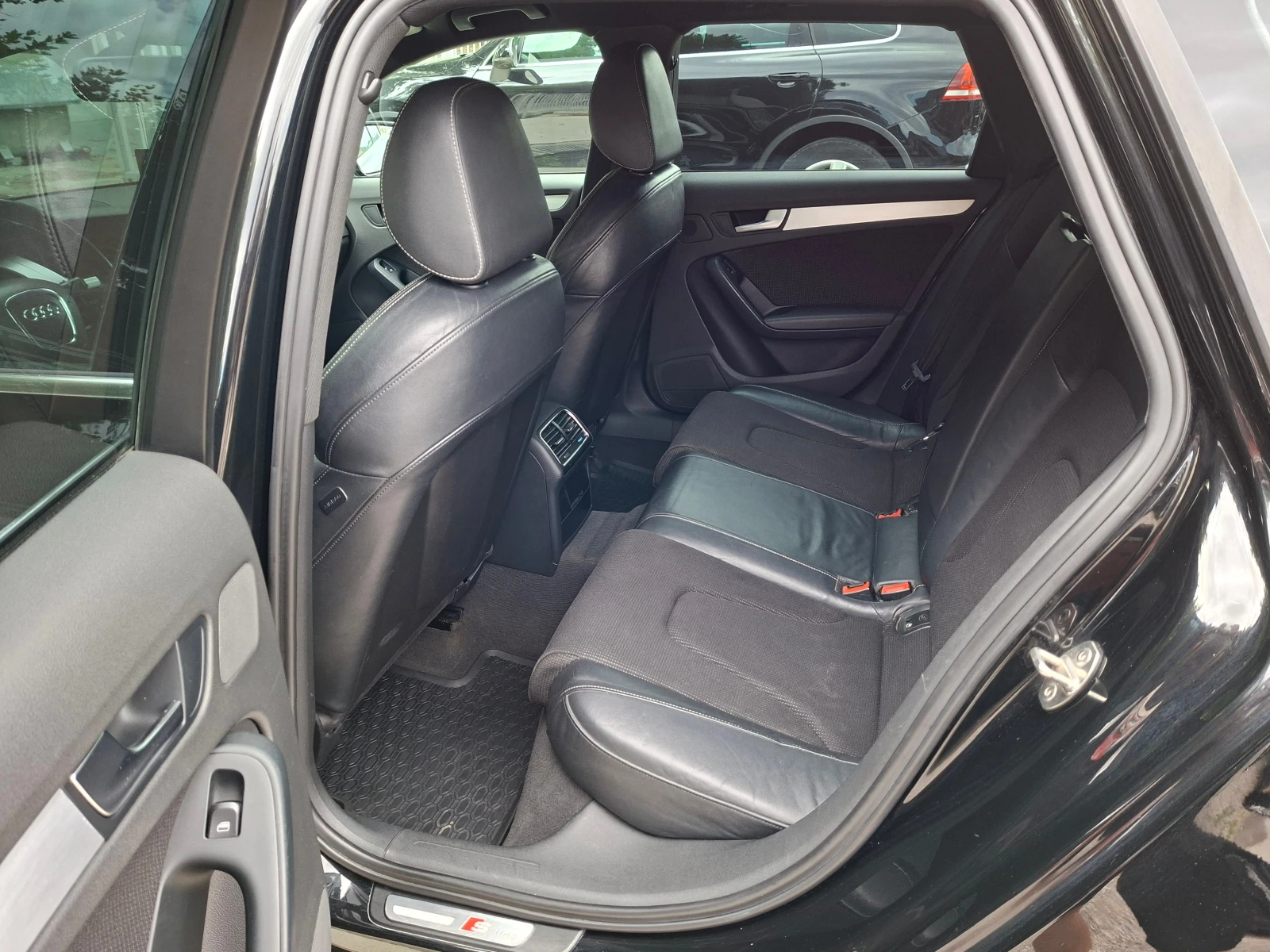 Audi A4 S-LINE, снимка 11 - Автомобили и джипове - 55412518