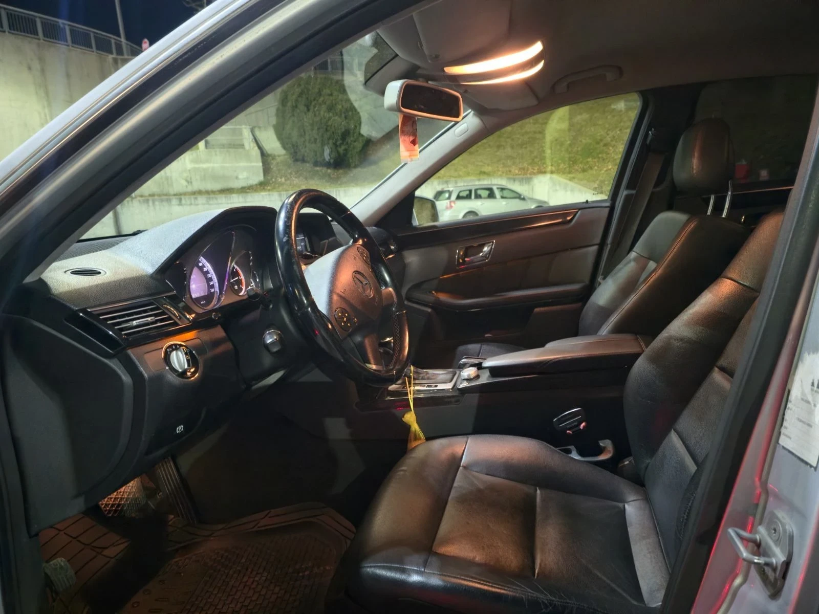 Mercedes-Benz E 250, снимка 9 - Автомобили и джипове - 55619133