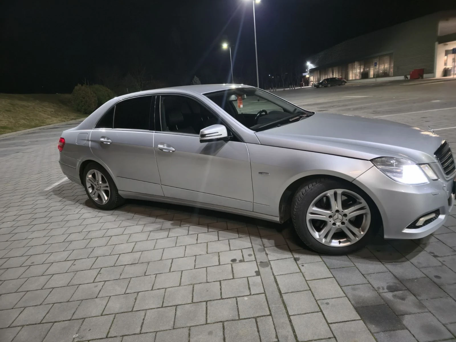 Mercedes-Benz E 250, снимка 4 - Автомобили и джипове - 55619133