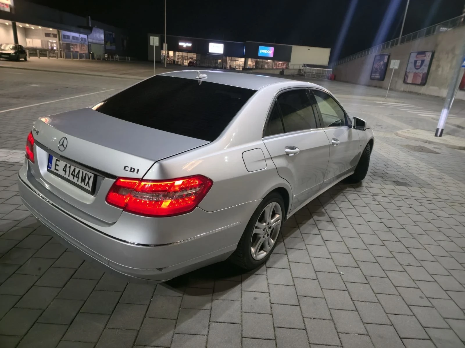 Mercedes-Benz E 250, снимка 5 - Автомобили и джипове - 55619133