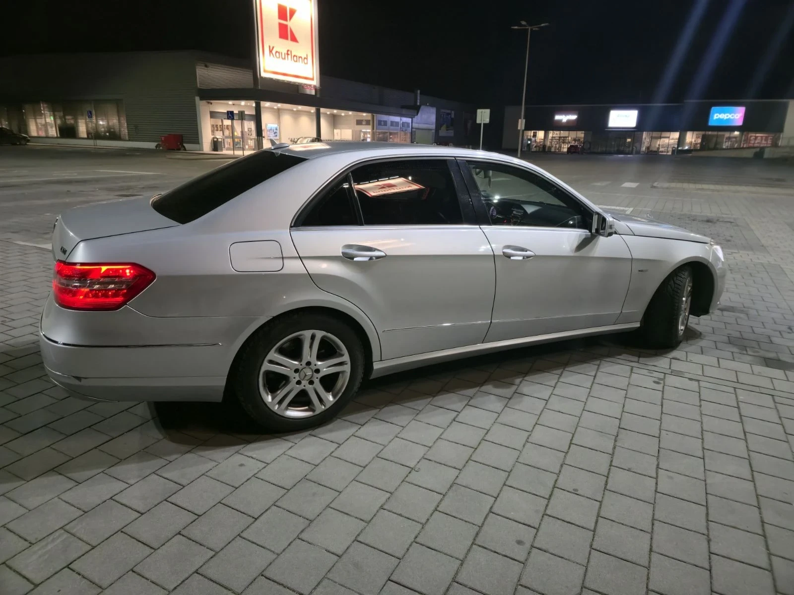 Mercedes-Benz E 250, снимка 3 - Автомобили и джипове - 55619133