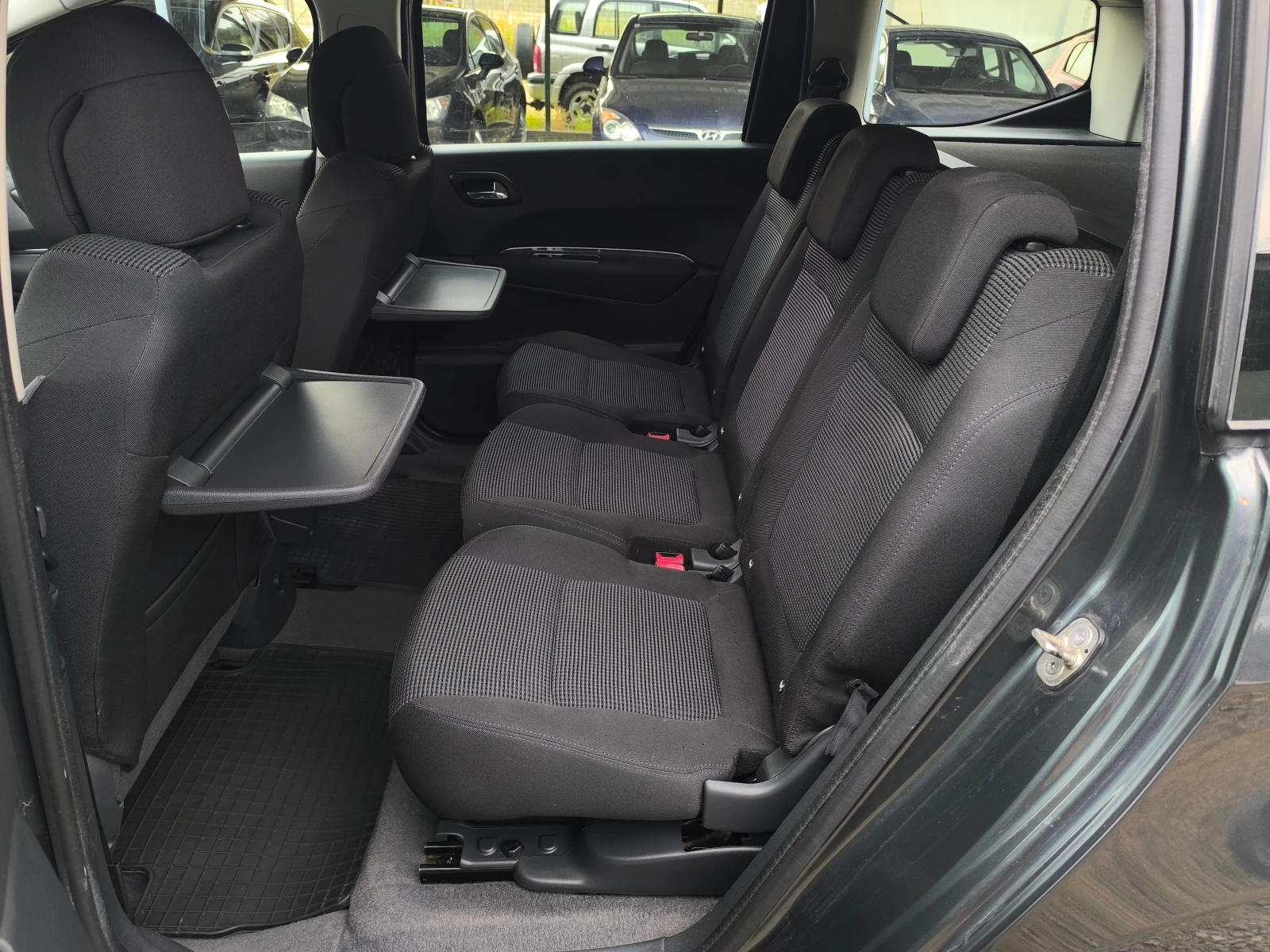 Peugeot 5008 FACE LIFT-1.6HDI-112кс-6 скор.-КЛИМАТРОНИК-EURO 5-, снимка 12 - Автомобили и джипове - 56192706