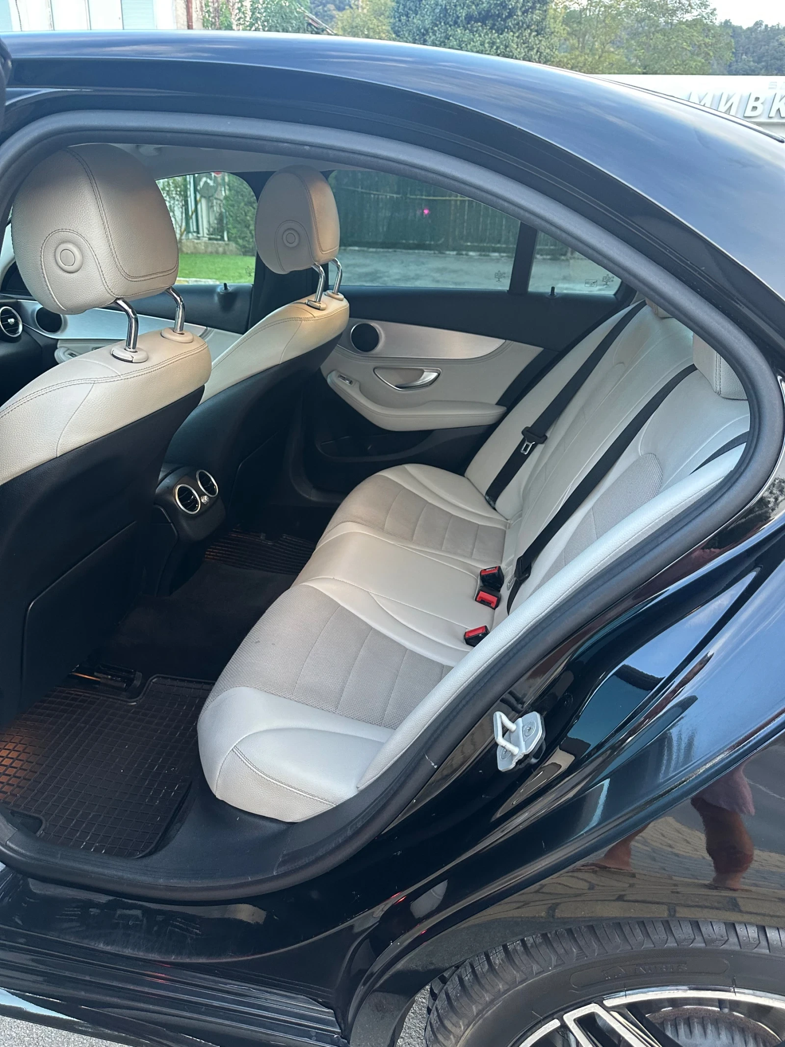 Mercedes-Benz C 220, снимка 5 - Автомобили и джипове - 56239641