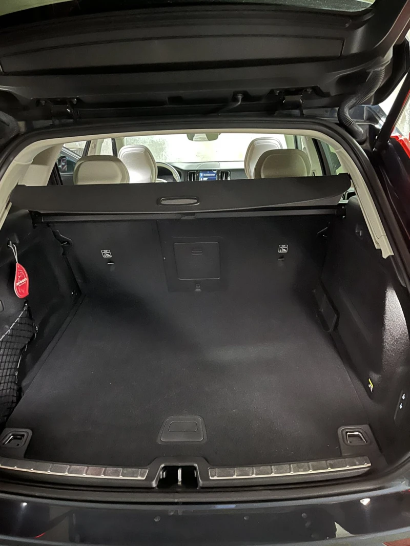 Volvo XC60 momentum T5, снимка 5 - Автомобили и джипове - 52551333