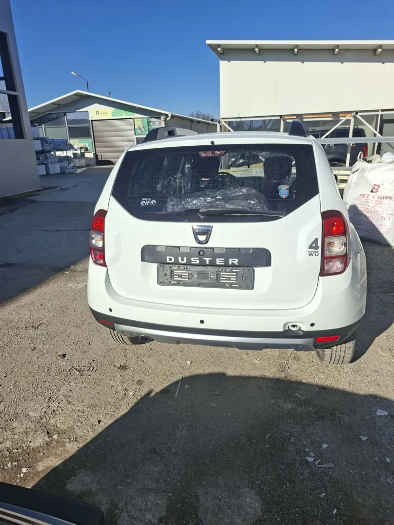 Dacia Duster 1.6i 4x4 , снимка 4 - Автомобили и джипове - 52935277