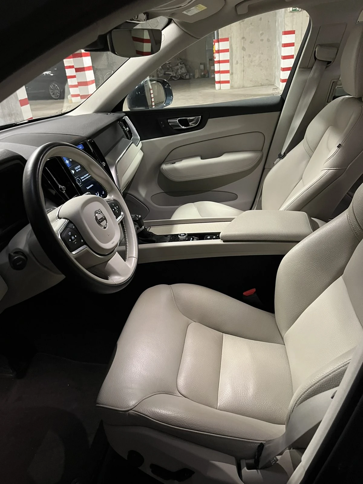 Volvo XC60 momentum T5, снимка 1