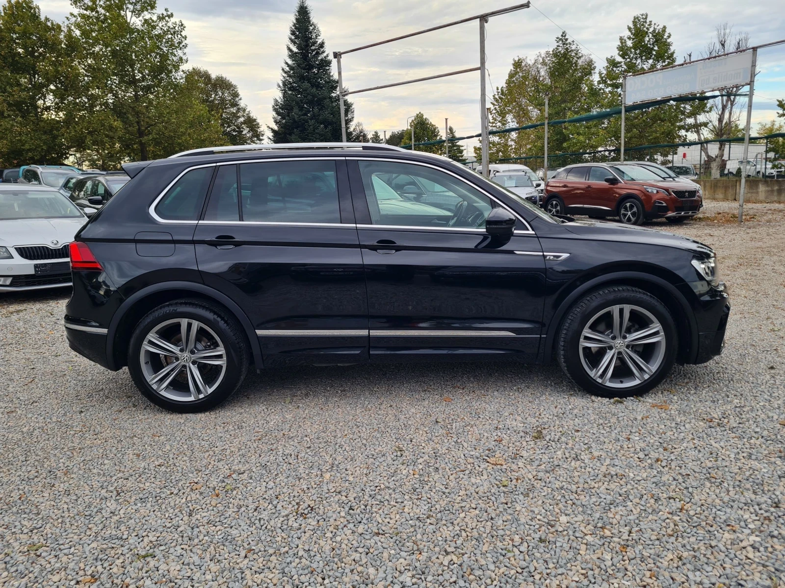 VW Tiguan R-Line/DIGITAL/DISTRONIK/CAR PLAY/ANDROID AUTO - изображение 4