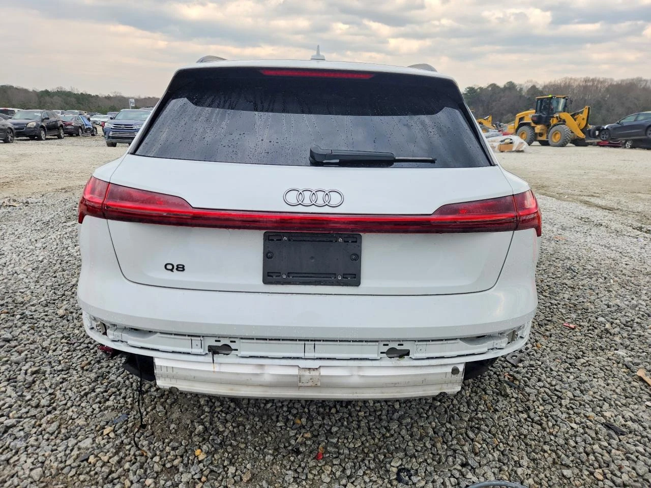 Audi Q8 E-Tron Prestige, снимка 6 - Автомобили и джипове - 54072467