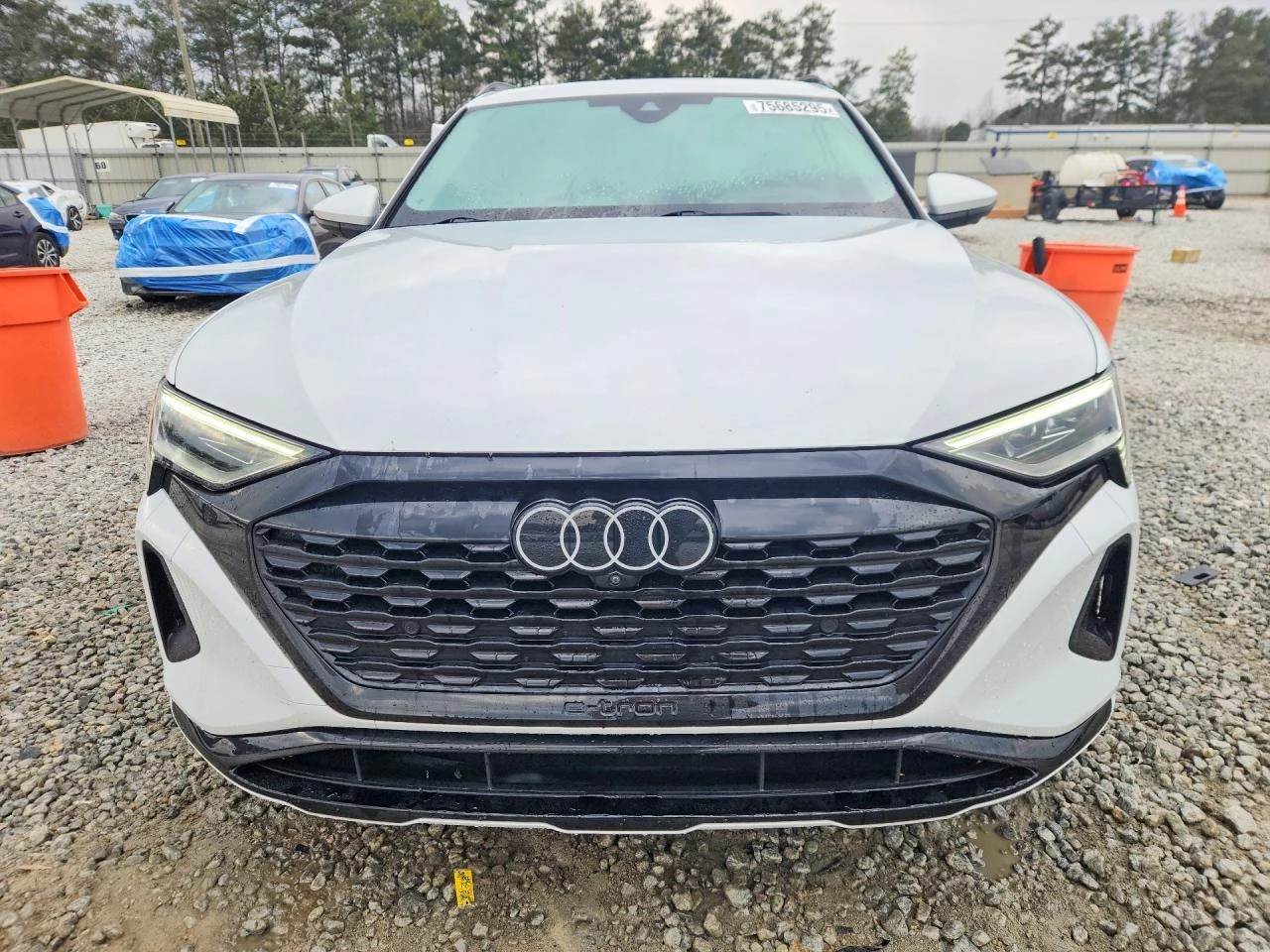 Audi Q8 E-Tron Prestige, снимка 5 - Автомобили и джипове - 54072467