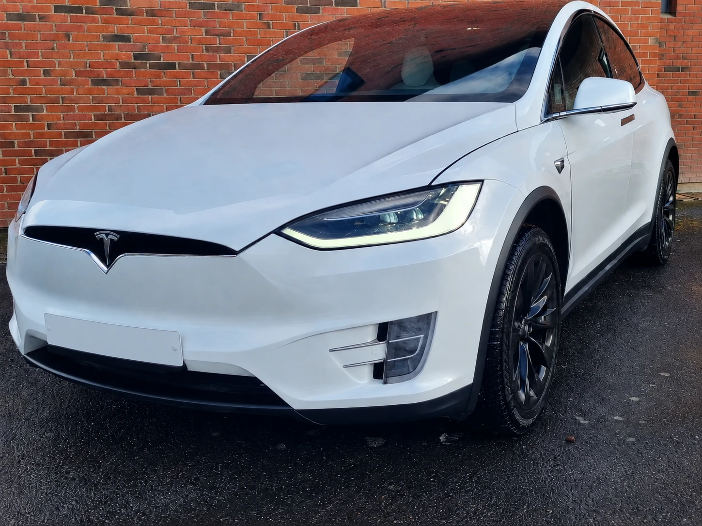 Tesla Model X X100D 2017 / 6 места / AP3 / Европейска(Норвегия)
