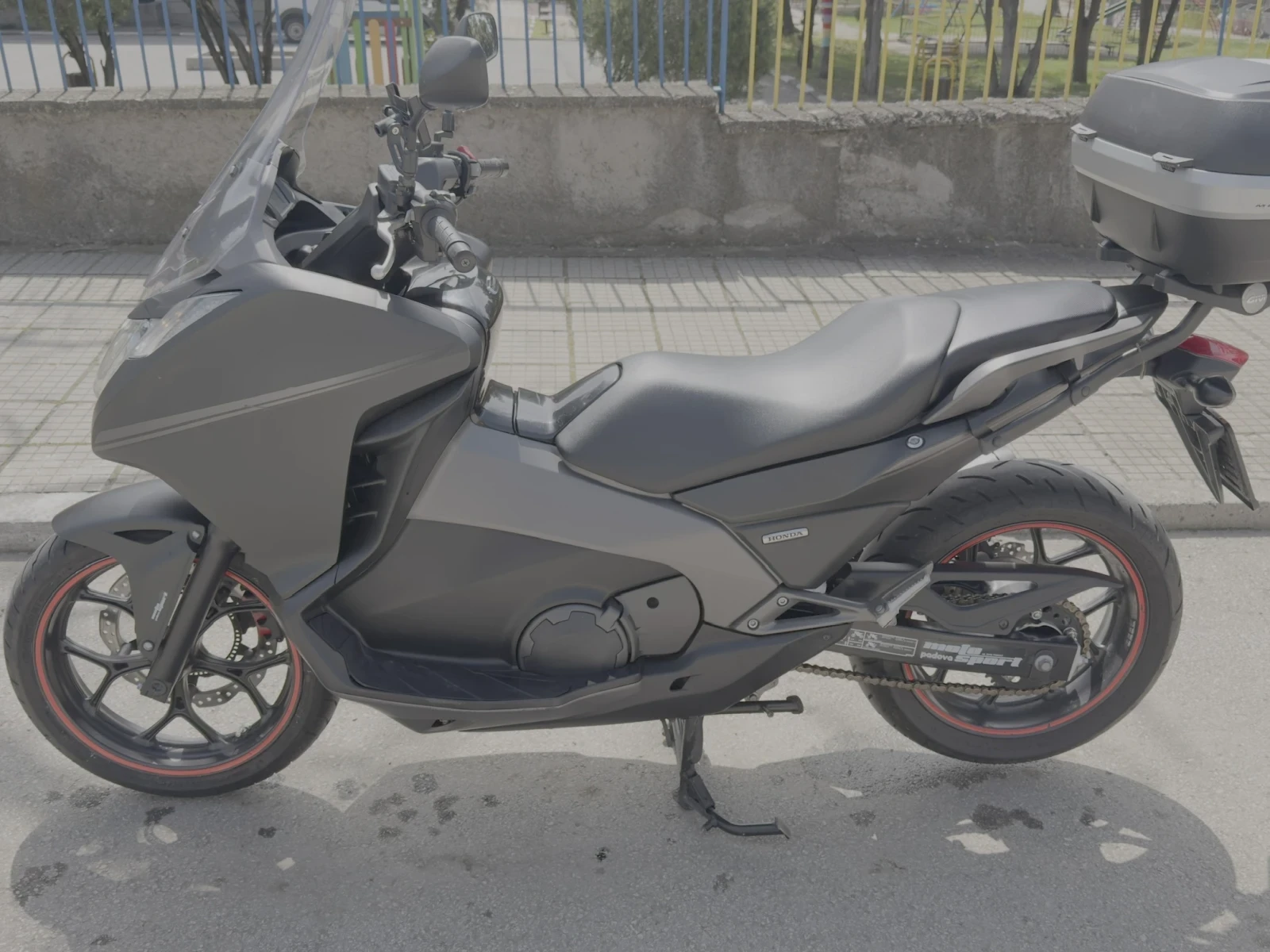 Honda Integra Автомат - изображение 5