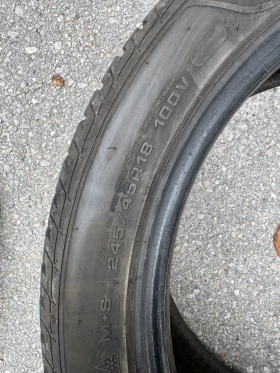 Гуми Зимни 245/45R18, снимка 4 - Гуми и джанти - 52497850