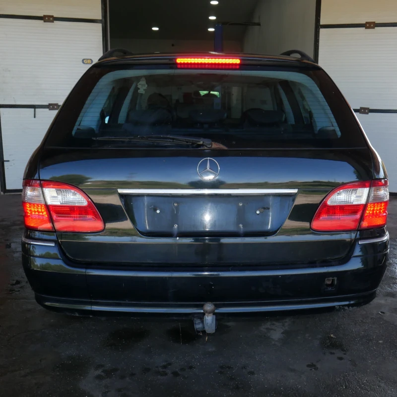 Mercedes-Benz E 320, снимка 4 - Автомобили и джипове - 48189729