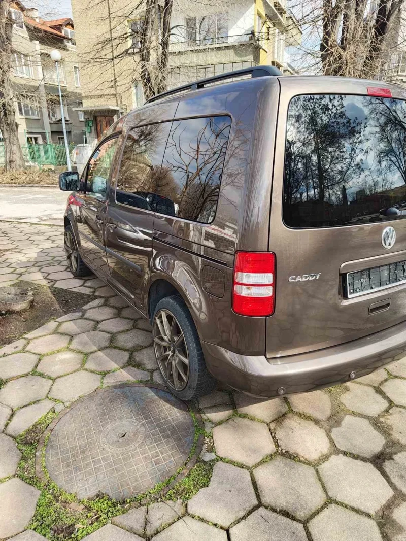 VW Caddy 1.6 bifuel фабрична газ, снимка 5 - Автомобили и джипове - 49348263